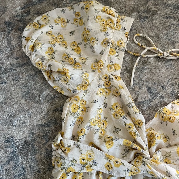 Yellow Floral Dress- ASTR the Label Tie Back Dress- Midi Dress-NWOT - Picture 6 of 15